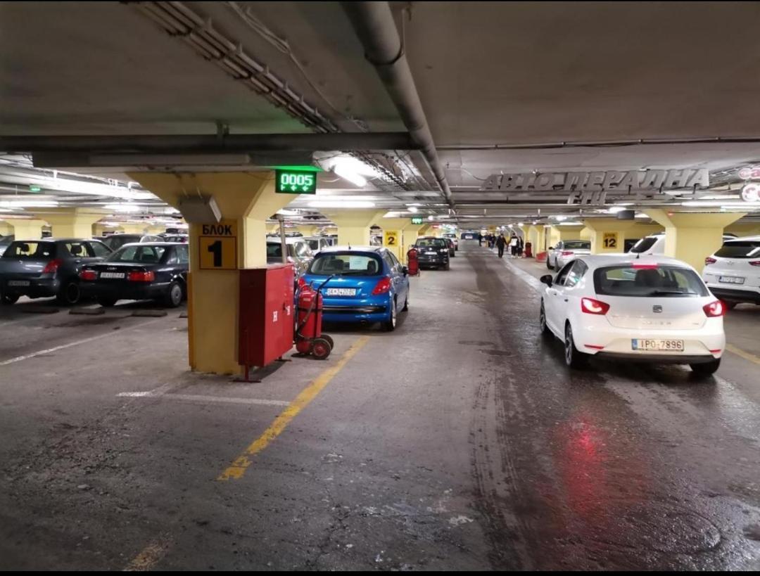 Calla 5 Apartment - Main Square, In The City Shopping Center - Parking Slot With Security And Video Camera Скопие Екстериор снимка